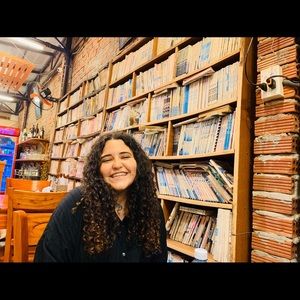 Meet your Posher, Esther